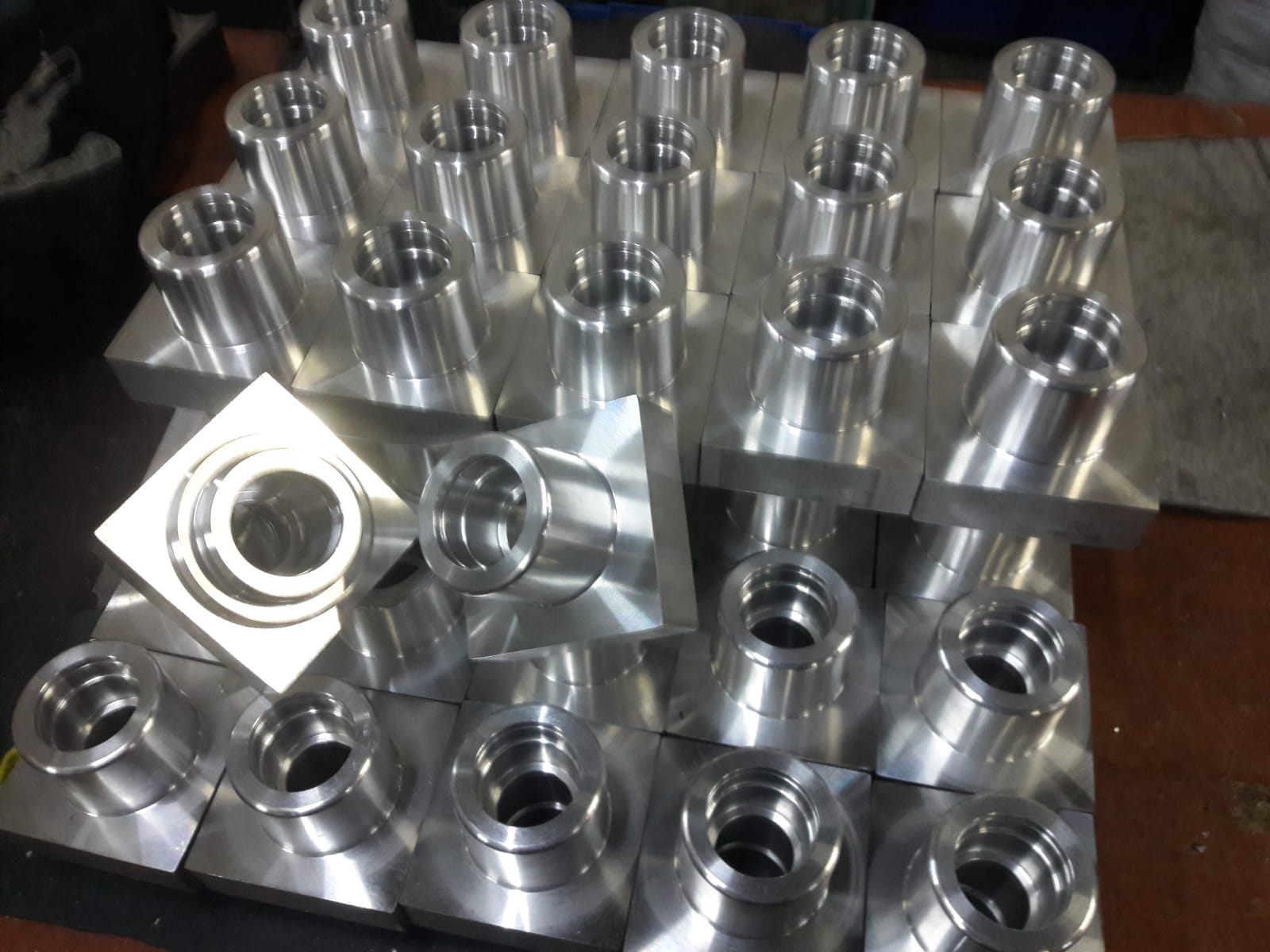 Savunma ve otomotiv sanayisi için Berceste Maden tarafından özel üretilmiş, hassas toleranslı alüminyum CNC yedek parça